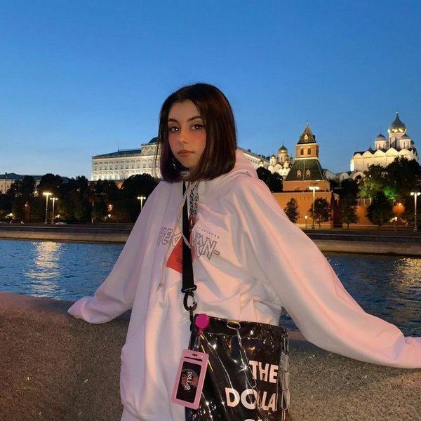 69 горячих фото Дарьи Шихановой (Дора) — существуют ли сливы и нюдсы певицы в интернете на самом деле